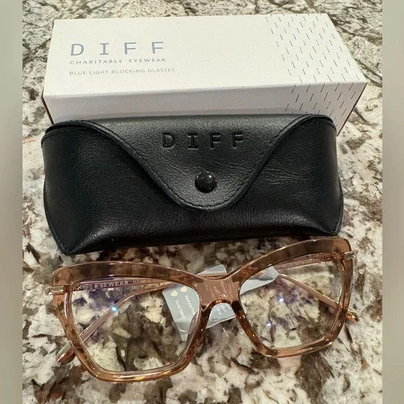 Diff MILA Blue Light Glasses ๐ - Picture 3 of 13